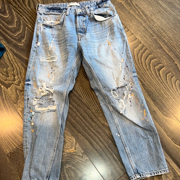Zara pain splatter destroyed jeans with button fly. - Picture 3 of 6